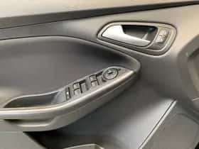 Ford Focus (2018) thumbnail 39