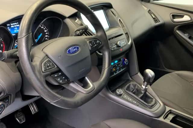 Ford Focus (2018) thumbnail 40