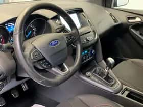 Ford Focus (2018) thumbnail 40