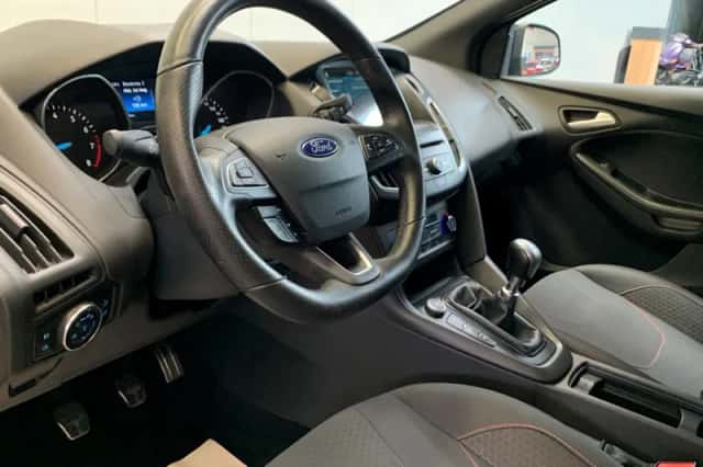 Ford Focus (2018) thumbnail 41