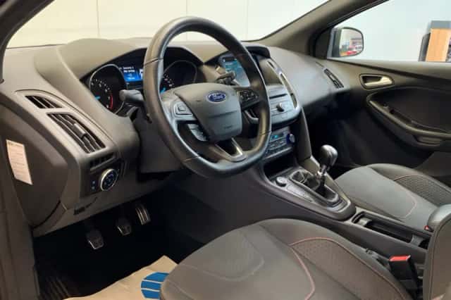 Ford Focus (2018) thumbnail 42