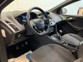 Ford Focus (2018) thumbnail 42