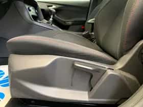 Ford Focus (2018) thumbnail 45
