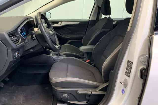Ford Focus (2019) thumbnail 2