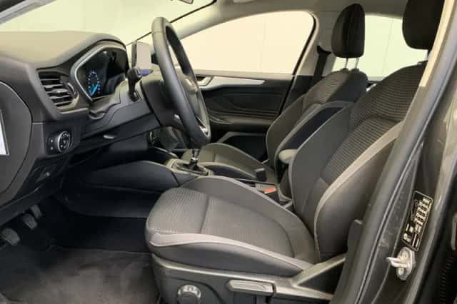 Ford Focus (2020) thumbnail 2