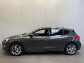 Ford Focus (2020) thumbnail 3