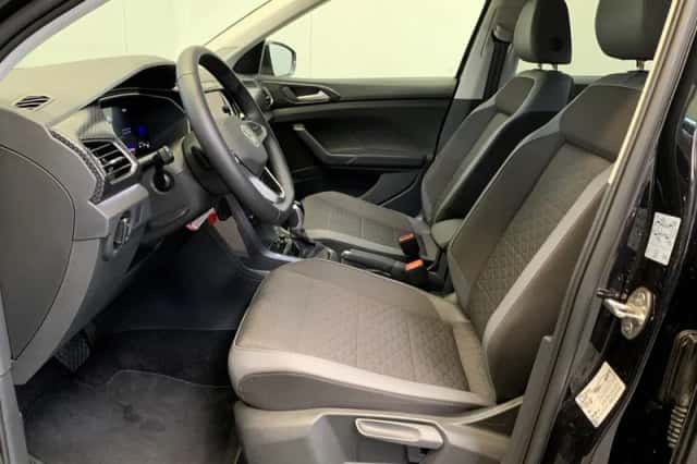 Volkswagen T-Cross (2023) thumbnail 2