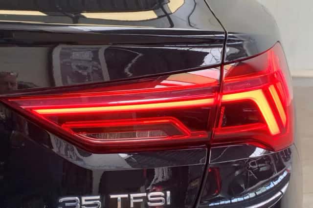 Audi Q3 (2020) thumbnail 17