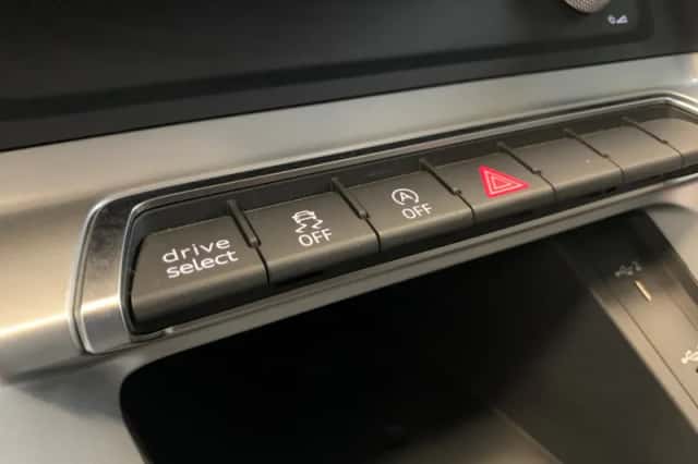 Audi Q3 (2020) thumbnail 28