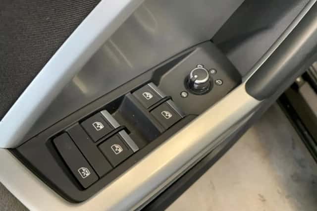 Audi Q3 (2020) thumbnail 37