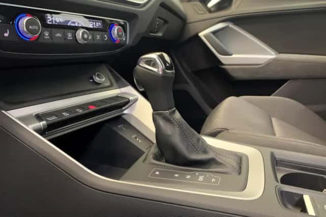 Audi Q3 (2020) thumbnail 9