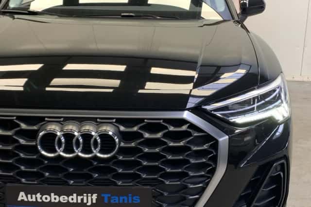 Audi Q3 (2020) thumbnail 10