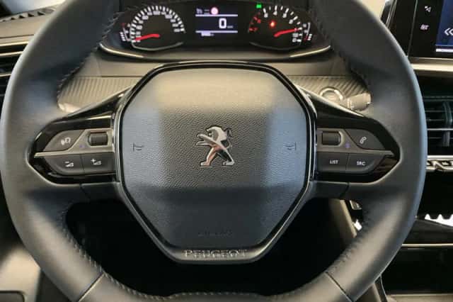 Peugeot 208 (2023) thumbnail 18
