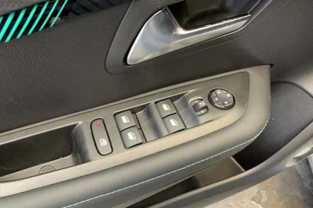 Peugeot 208 (2023) thumbnail 30