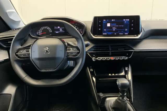 Peugeot 208 (2023) thumbnail 4