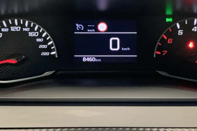 Peugeot 208 (2023) thumbnail 6