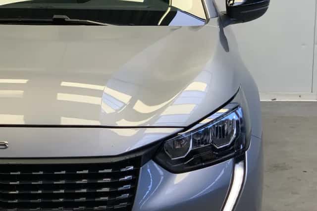 Peugeot 208 (2023) thumbnail 8