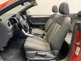 Volkswagen T-Roc (2020) thumbnail 2