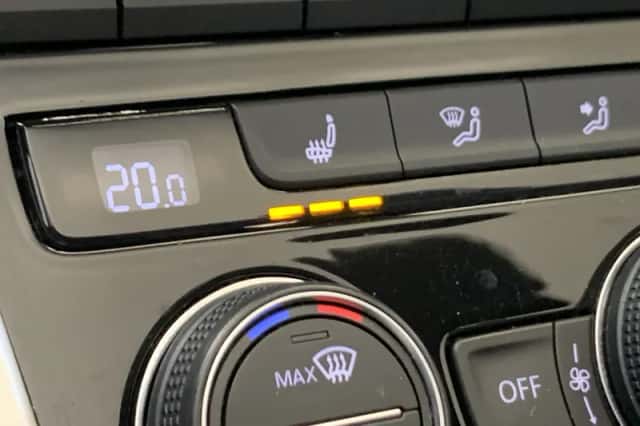 Volkswagen T-Roc (2020) thumbnail 25