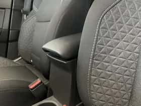 Renault Captur (2024) thumbnail 32