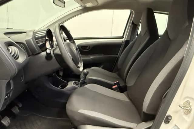 Peugeot 108 (2020) thumbnail 2