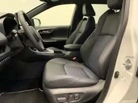 Toyota RAV4 (2024) thumbnail 2