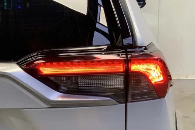 Toyota RAV4 (2024) thumbnail 18