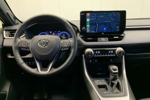 Toyota RAV4 (2024) thumbnail 4