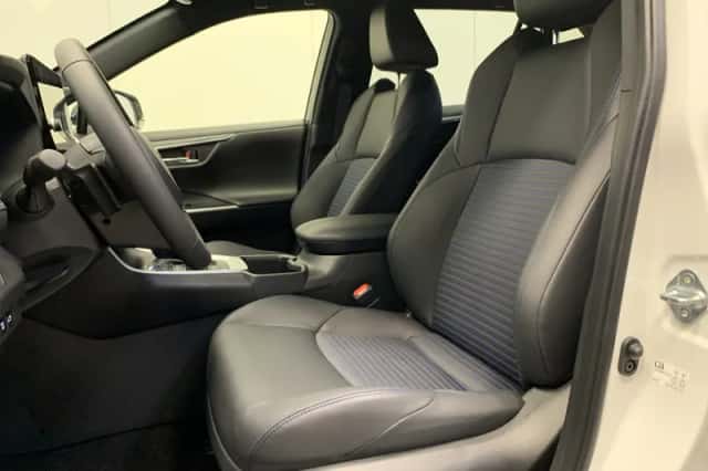 Toyota RAV4 (2024) thumbnail 37