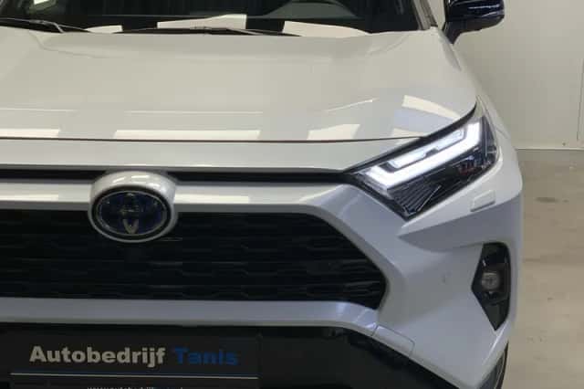 Toyota RAV4 (2024) thumbnail 10