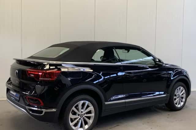 Volkswagen T-Roc (2024) thumbnail 2