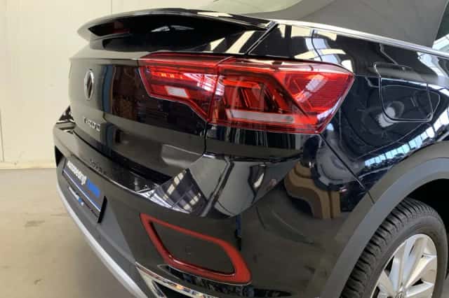 Volkswagen T-Roc (2024) thumbnail 13