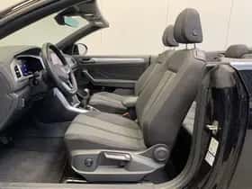 Volkswagen T-Roc (2024) thumbnail 3