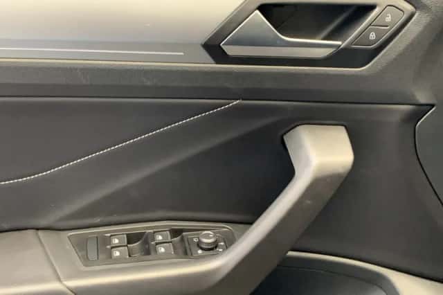 Volkswagen T-Roc (2024) thumbnail 31