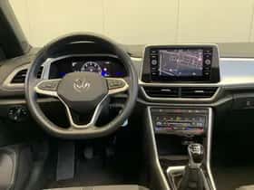 Volkswagen T-Roc (2024) thumbnail 6