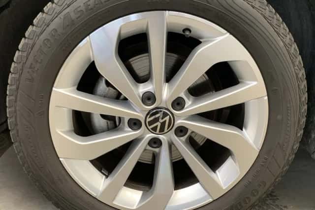 Volkswagen T-Roc (2024) thumbnail 8