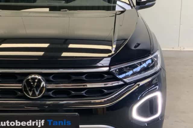 Volkswagen T-Roc (2024) thumbnail 9
