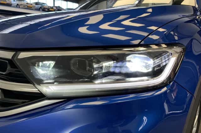 Volkswagen T-Roc (2024) thumbnail 11