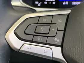 Volkswagen T-Roc (2024) thumbnail 22