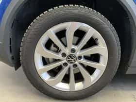 Volkswagen T-Roc (2024) thumbnail 8