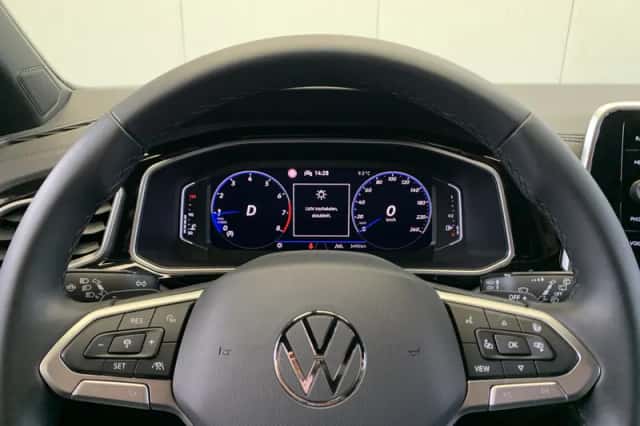 Volkswagen T-Roc (2024) thumbnail 18