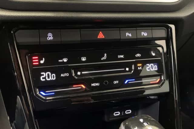 Volkswagen T-Roc (2024) thumbnail 23