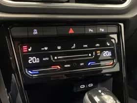 Volkswagen T-Roc (2024) thumbnail 23