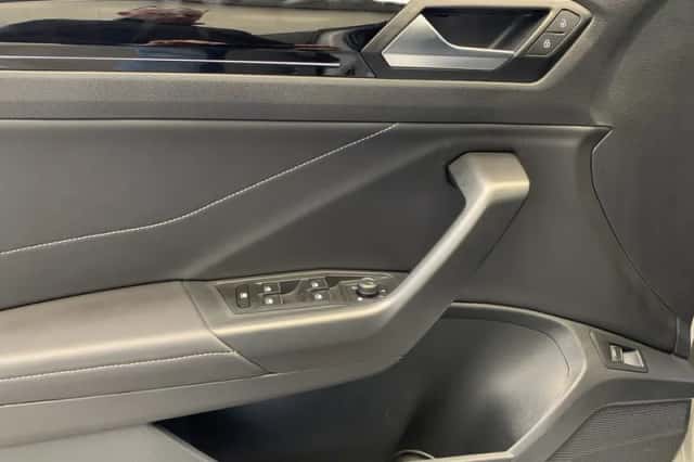 Volkswagen T-Roc (2024) thumbnail 40