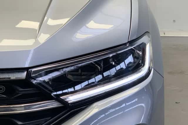 Volkswagen T-Roc (2024) thumbnail 11
