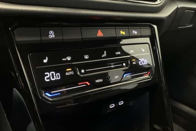 Volkswagen T-Roc (2024) thumbnail 34