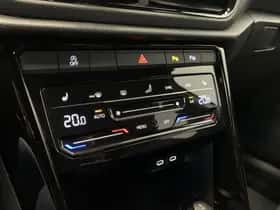 Volkswagen T-Roc (2024) thumbnail 34