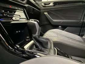 Volkswagen T-Roc (2024) thumbnail 43