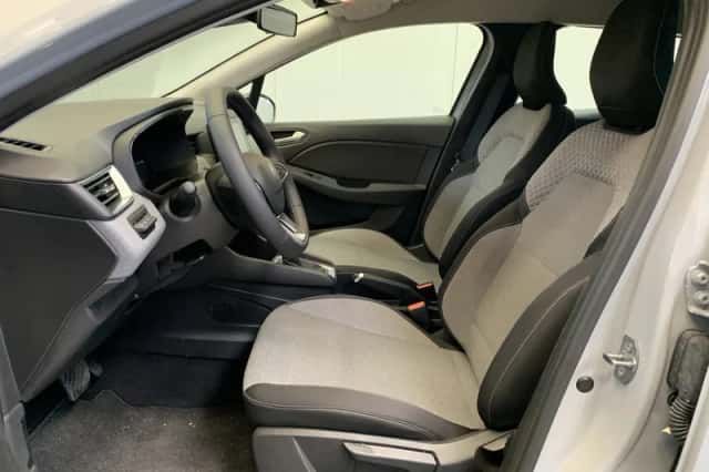 Renault Clio (2024) thumbnail 2