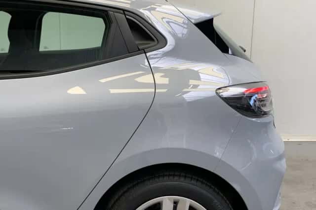 Renault Clio (2024) thumbnail 3